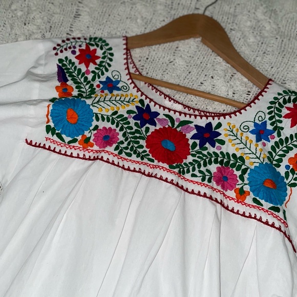 Flower Power 💐💐💐 the absolute cutest top!!! - Picture 4 of 5